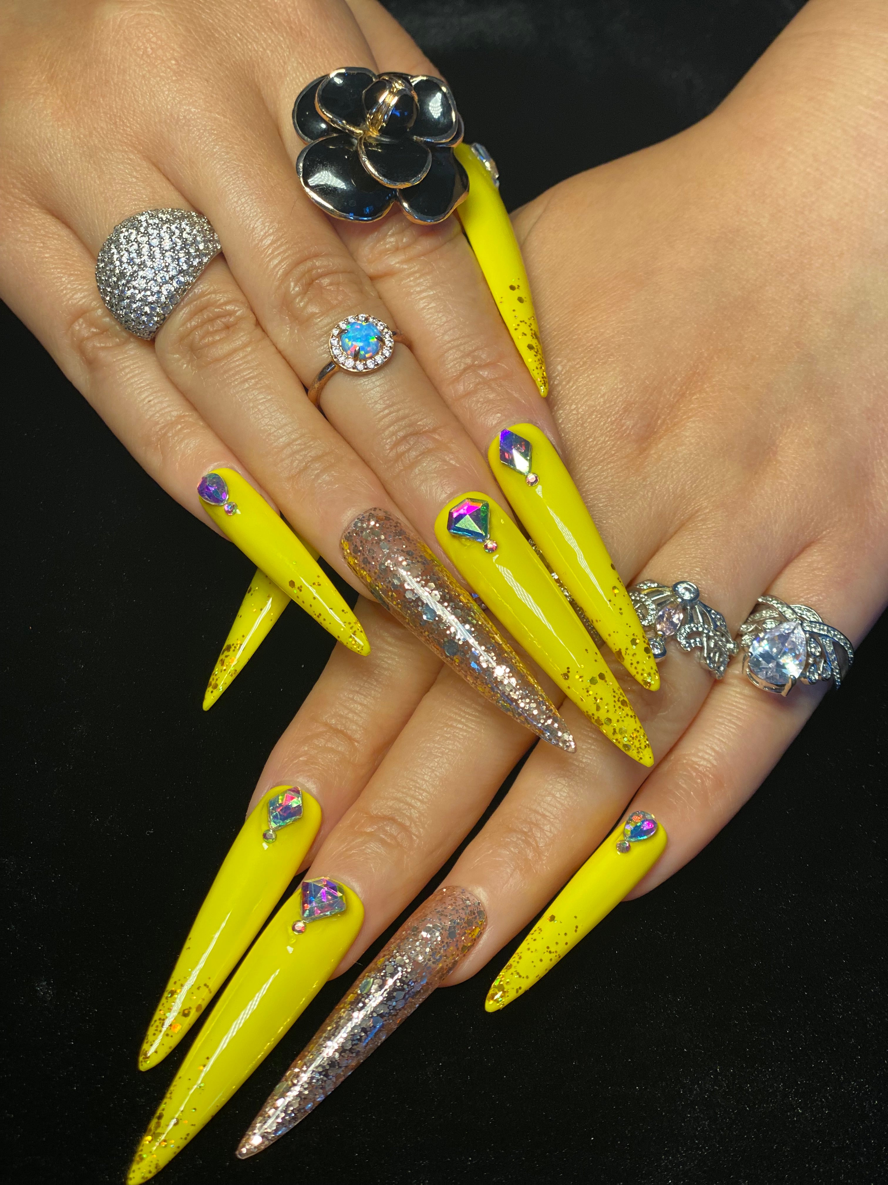 Golden Glitter & Gem Yellow Nails CR14