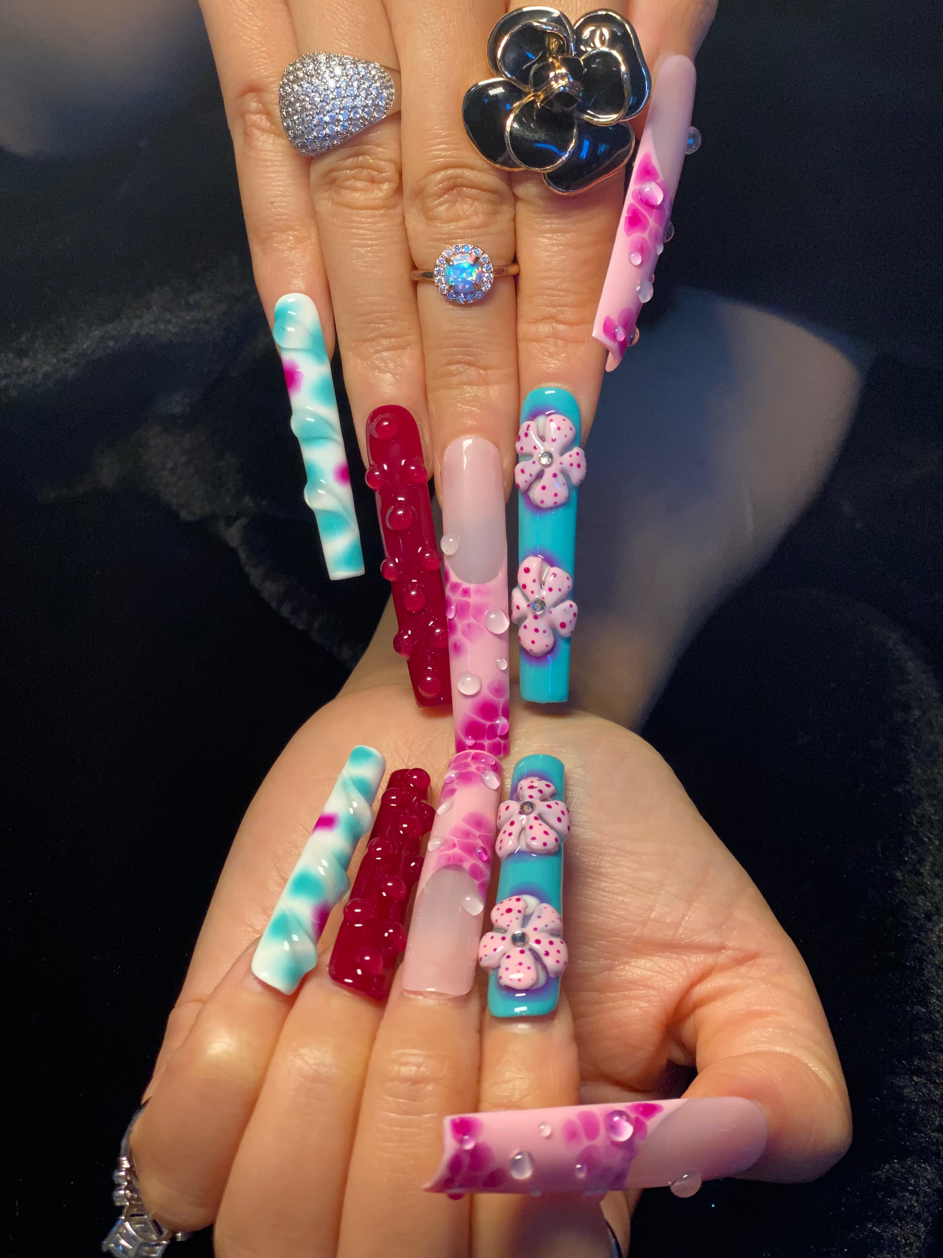 Playful Flower & Teal Swirl Nails CR77