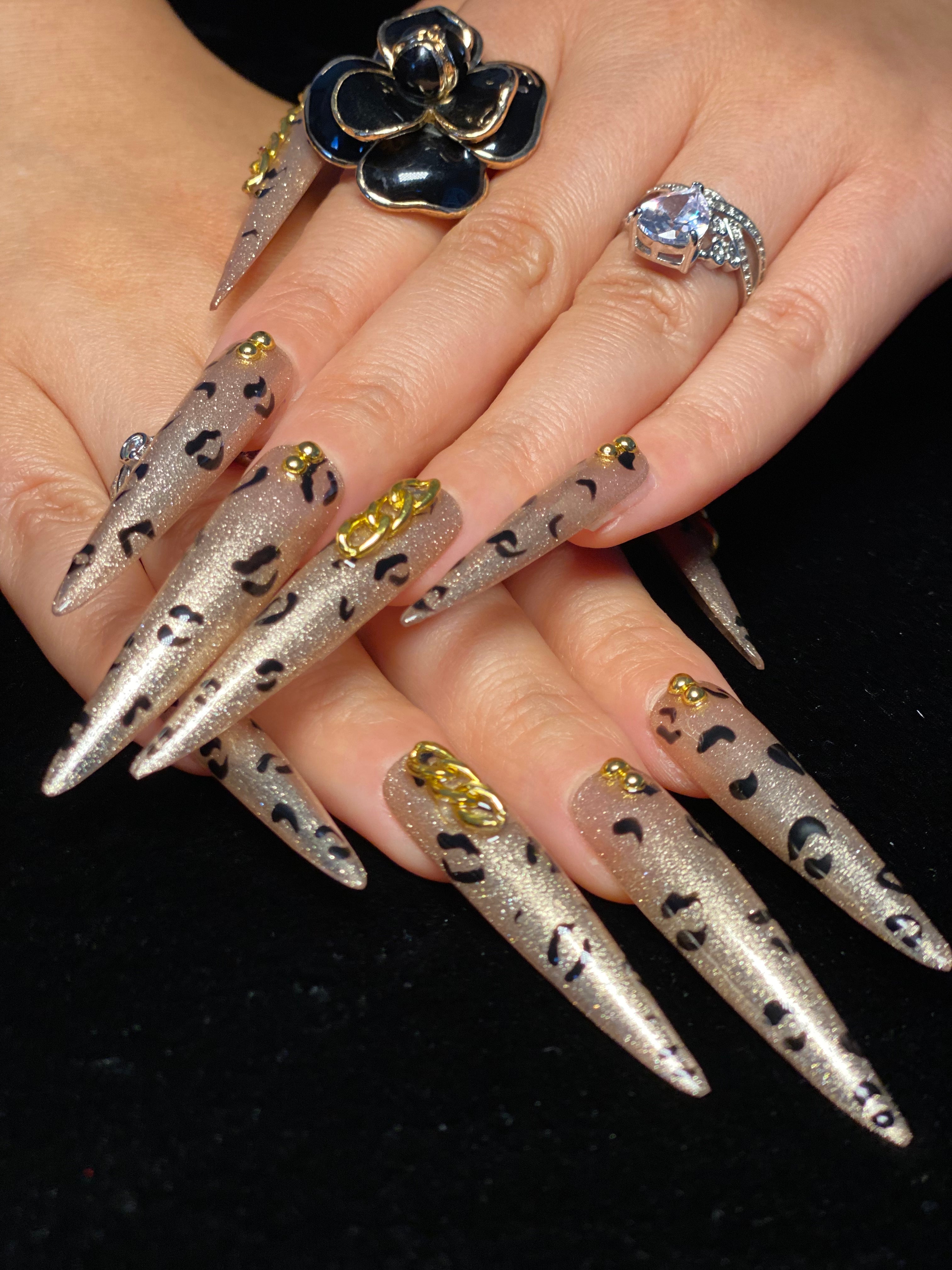 Glam Leopard & Gold Chain Nails CR28