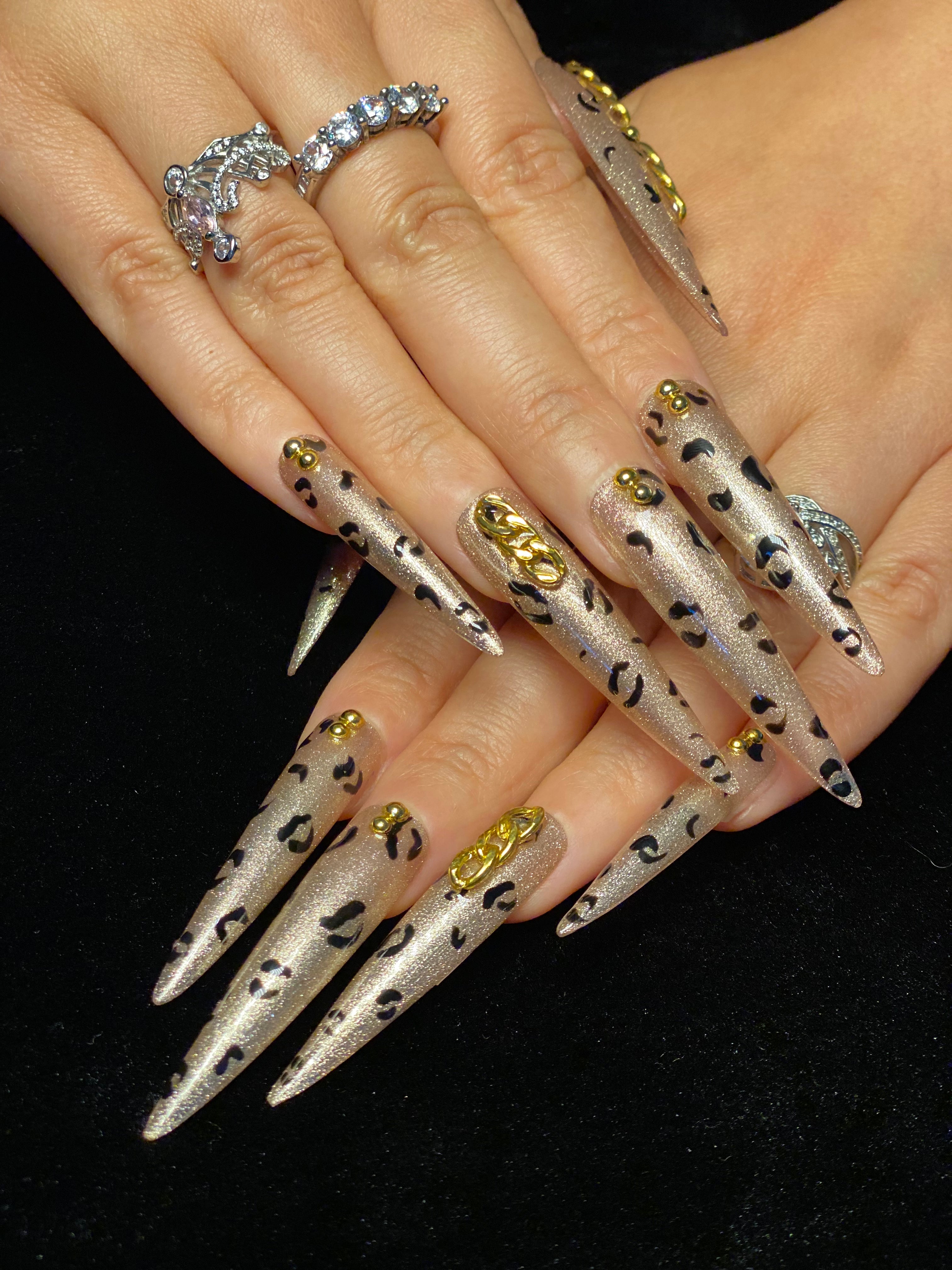 Glam Leopard & Gold Chain Nails CR28